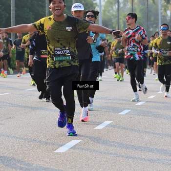 Runner Photo 6998031