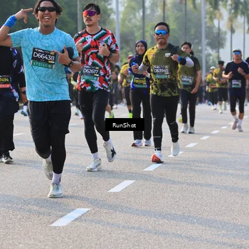 Runner Photo 6998050