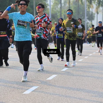 Runner Photo 6998052