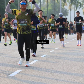 Runner Photo 6998073