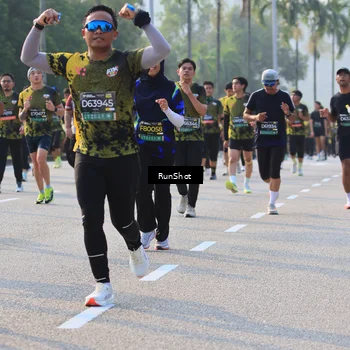 Runner Photo 6998074