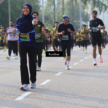 Runner Photo 6998083