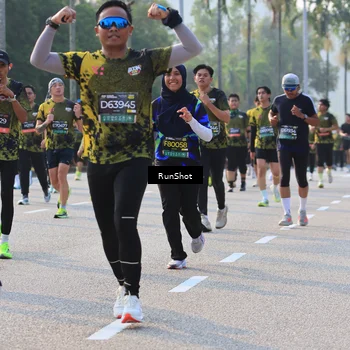 Runner Photo 6998084