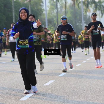 Runner Photo 6998095
