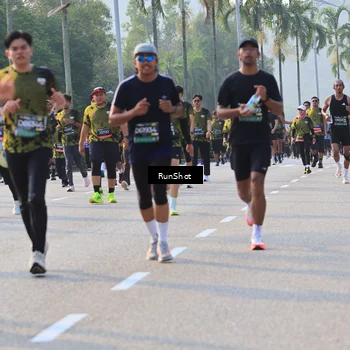Runner Photo 6998098