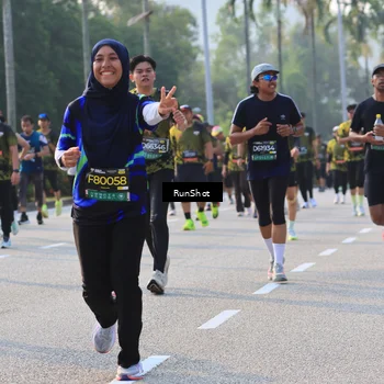 Runner Photo 6998100