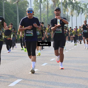 Runner Photo 6998102