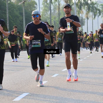 Runner Photo 6998104