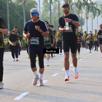 Runner Photo 6998105