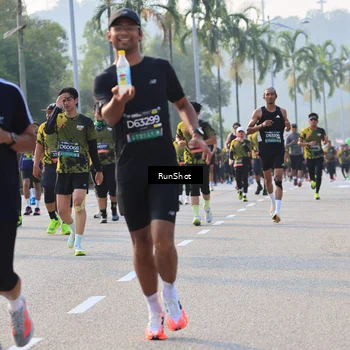 Runner Photo 6998108