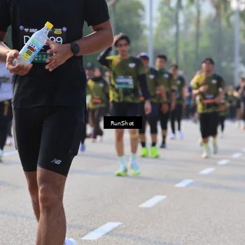 Runner Photo 6998111