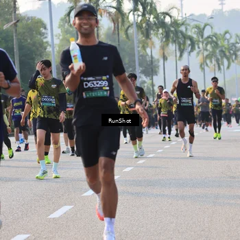 Runner Photo 6998112