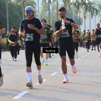 Runner Photo 6998117