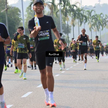Runner Photo 6998118