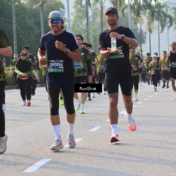Runner Photo 6998119