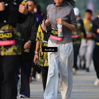 Runner Photo 6998122