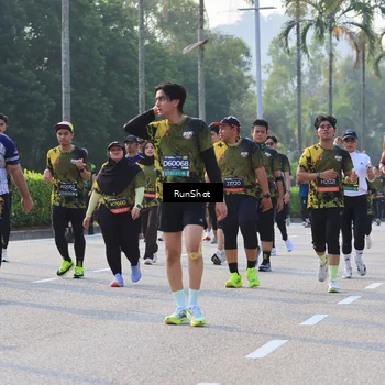 Runner Photo 6998124