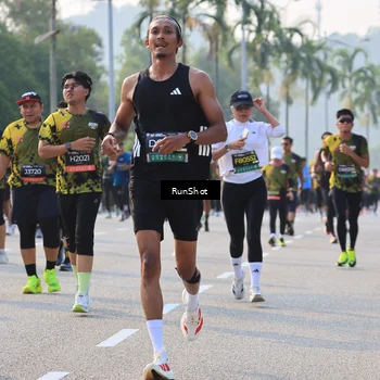Runner Photo 6998140