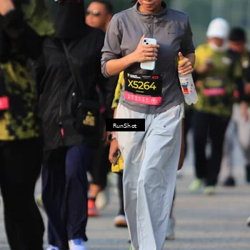 Runner Photo 6998150