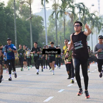 Runner Photo 6998200