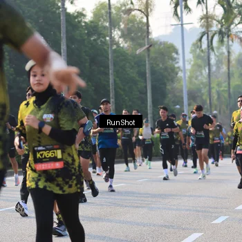 Runner Photo 6998202