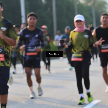Runner Photo 6998231