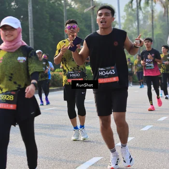Runner Photo 6998236