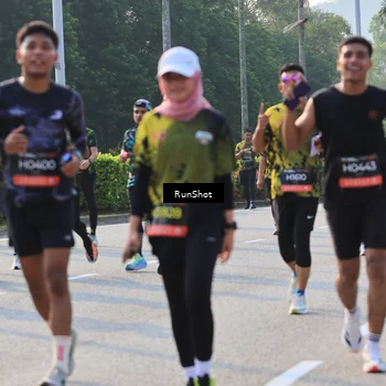 Runner Photo 6998240