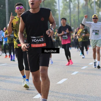 Runner Photo 6998244