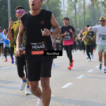 Runner Photo 6998246