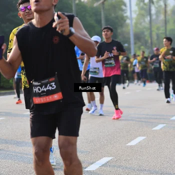 Runner Photo 6998253