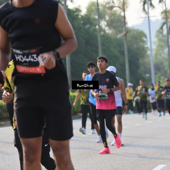 Runner Photo 6998258