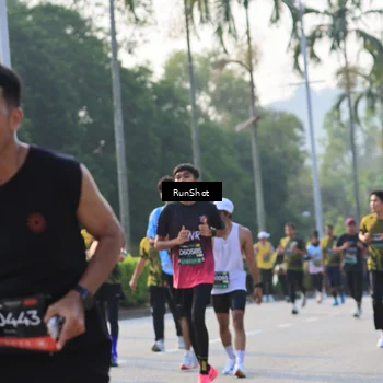 Runner Photo 6998300