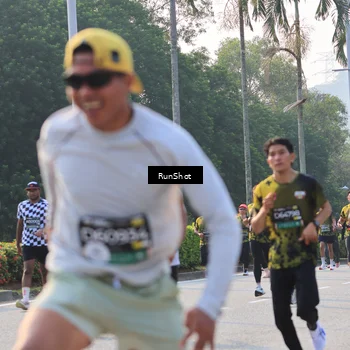 Runner Photo 6998310