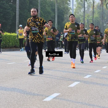 Runner Photo 6998328