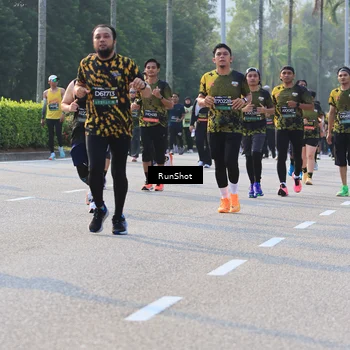 Runner Photo 6998330