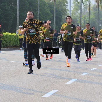 Runner Photo 6998332