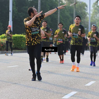 Runner Photo 6998333