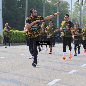 Runner Photo 6998335