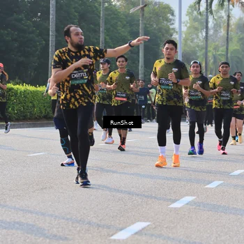 Runner Photo 6998338