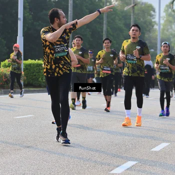 Runner Photo 6998339