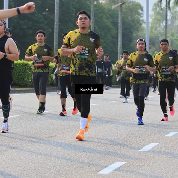 Runner Photo 6998363
