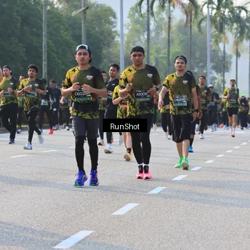 Runner Photo 6998370