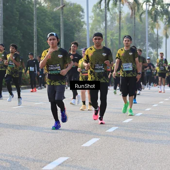 Runner Photo 6998373