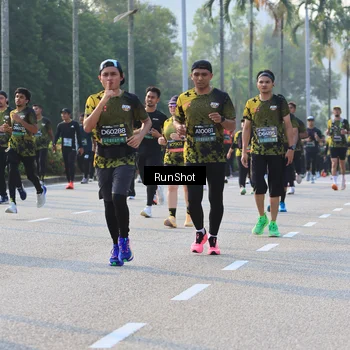 Runner Photo 6998374