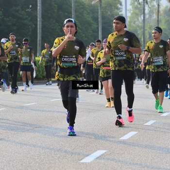 Runner Photo 6998383