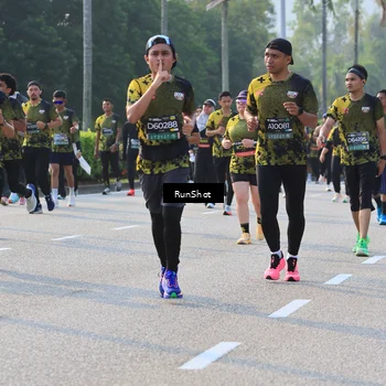Runner Photo 6998385