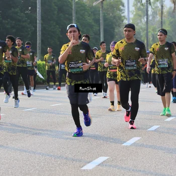 Runner Photo 6998386