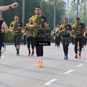 Runner Photo 6998404