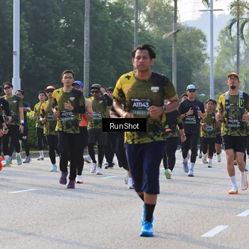 Runner Photo 6998450